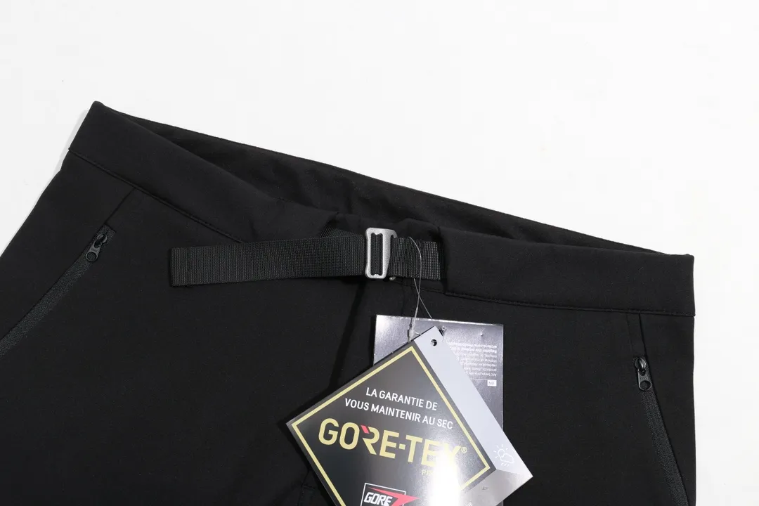 Arcteryx Gamma Lt Pant Z Lightweight ， ， , ， , Wear-Resistant ， ROCKSeries 。 ： Terra Tex ， 、 ， 、Breathable 。 ：Lightweight 、 ， ： 。 ：Terra Tex-94% ，6% ， 。 :Black Gray Green ：M-XXL 183 156 L 1-3cm